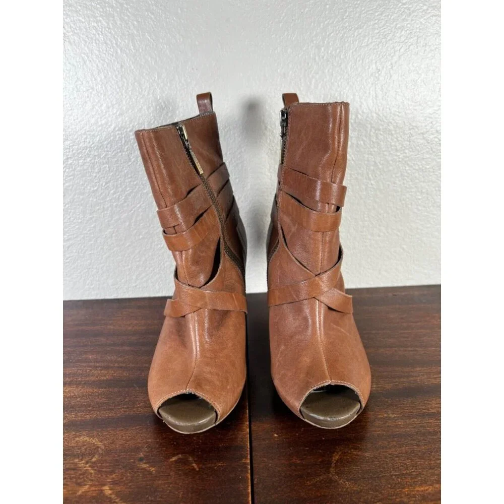 BCBGIRLS CHESTER Womens Boots Leather 6B Brown Straps Factory Distressed - Picture 5 of 10